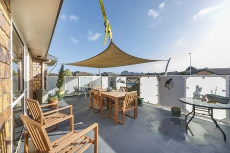 Photo of property in 44 Peter Hall Drive, Kelvin Grove, Palmerston North, 4414