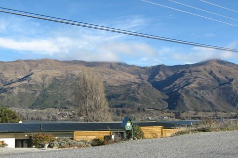 Photo of property in 110-112 Lismore Street, Wanaka, 9305
