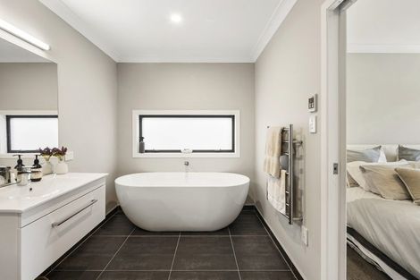 Photo of property in 1 Makomako Road, Brooklyn, Wellington, 6021