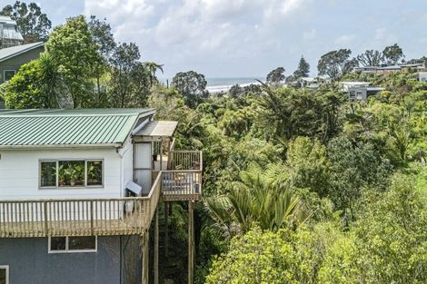 Photo of property in 15 Linda Street, Oakura, 4314