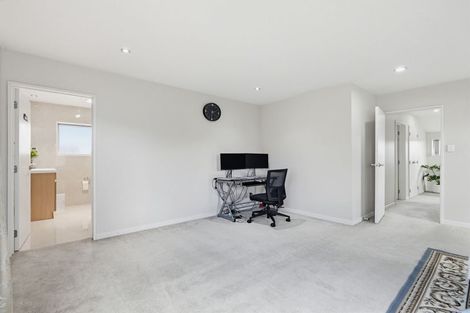 Photo of property in 21 San Prospero Crescent, Henderson, Auckland, 0612