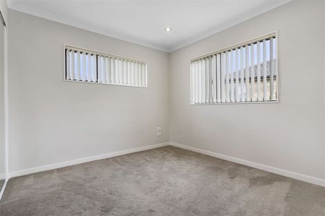 Photo of property in 6 Kirikiri Drive, Papakura, 2110