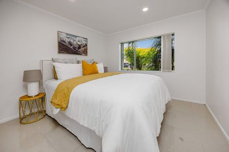 Photo of property in 16 Cumbrian Place, Conifer Grove, Takanini, 2112