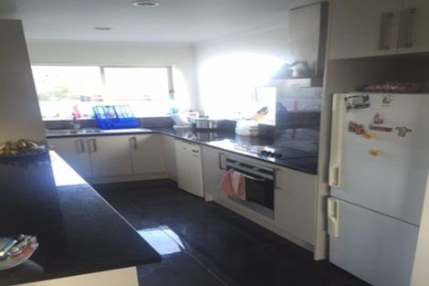 Photo of property in 177 Birkenhead Avenue, Birkenhead, Auckland, 0626