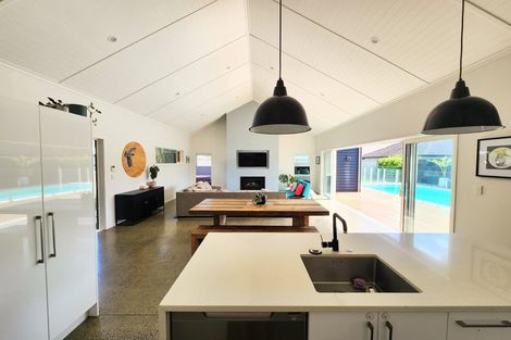 Photo of property in 6 Sophia Place, Karaka, Papakura, 2113