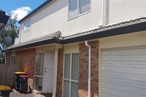 Photo of property in 2 Birchlea Rise, Goodwood Heights, Auckland, 2105