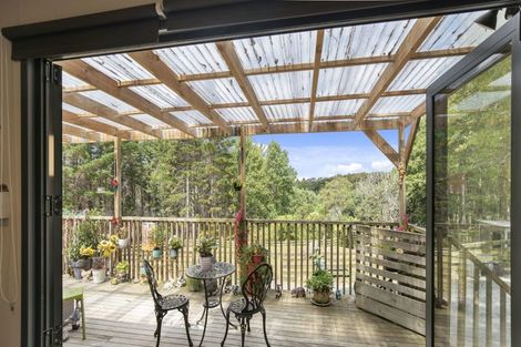 Photo of property in 2 Cowan Bay Road, Pohuehue, Warkworth, 0983