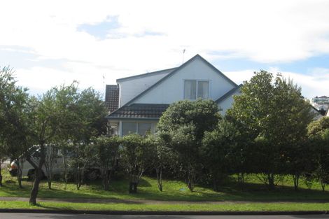 Photo of property in 1/84 Aviemore Drive, Highland Park, Auckland, 2010