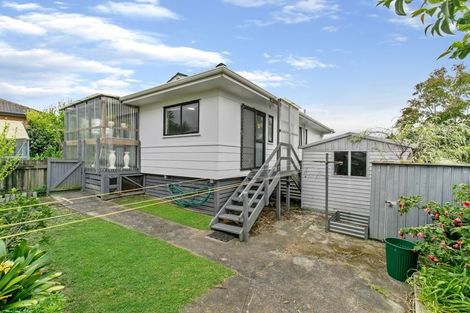 Photo of property in 2/23 Bernina Place, Weymouth, Auckland, 2103