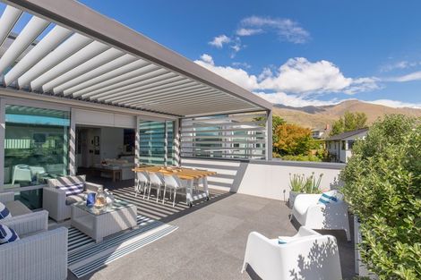 Photo of property in 15 Faulks Terrace, Wanaka, 9305