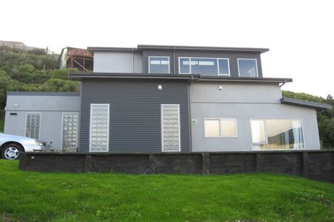 Photo of property in 41 Dress Circle, Newlands, Wellington, 6037