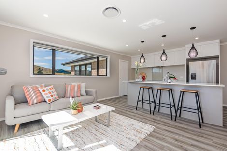 Photo of property in 20 Atlantic Drive, Fitzherbert, Palmerston North, 4410