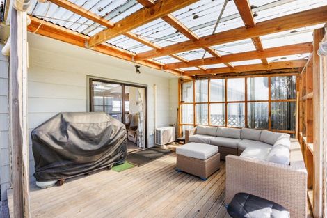 Photo of property in 18 Thomas Place, Foxton Beach, Foxton, 4815