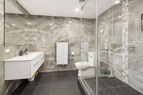 Photo of property in 77 Avondale Road, Taradale, Napier, 4112
