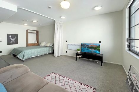 Photo of property in 102/3u Roxburgh Street, Mount Victoria, Wellington, 6011