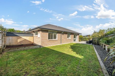 Photo of property in 92 Sunstone Crescent, Timberlea, Upper Hutt, 5018