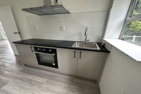 Photo of property in 7 Ellice Road, Totara Vale, Auckland, 0629