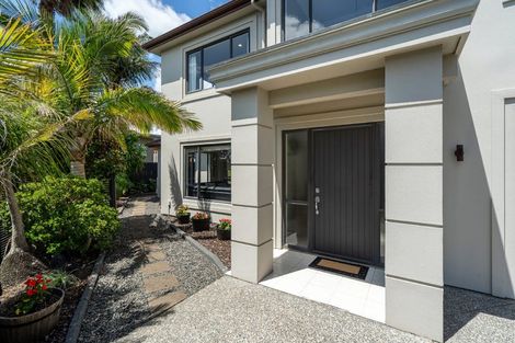 Photo of property in 8a Lupetti Rise, West Harbour, Auckland, 0618