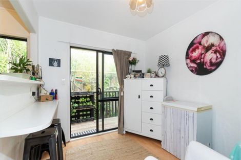 Photo of property in 39 Lastel Place, Shelly Park, Auckland, 2014