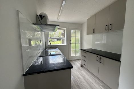 Photo of property in 7 Ellice Road, Totara Vale, Auckland, 0629