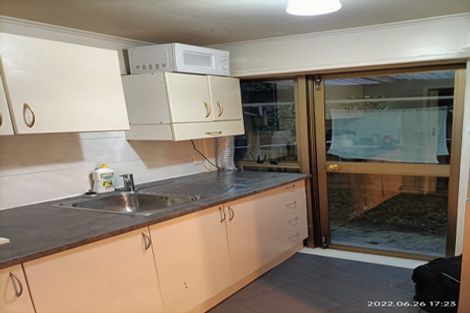 Photo of property in 3 Sunset Road, Totara Vale, Auckland, 0632