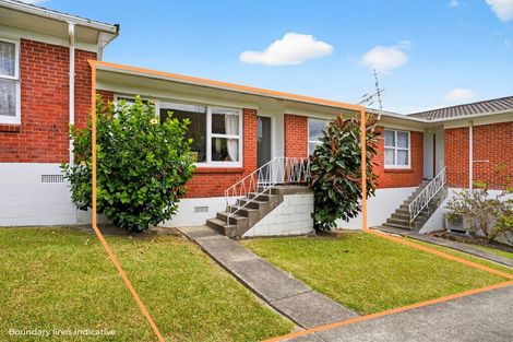 Photo of property in 2/497 Beach Road, Murrays Bay, Auckland, 0630