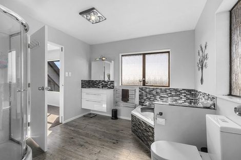 Photo of property in 27a The Anchorage, Whitby, Porirua, 5024