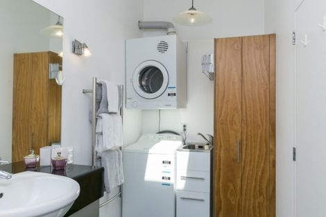 Photo of property in 8a Wellington Road, Hataitai, Wellington, 6021