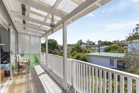 Photo of property in 1/3 Salem Place, Torbay, Auckland, 0630