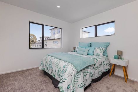 Photo of property in 7b Gladfield Lane, Te Atatu Peninsula, Auckland, 0610