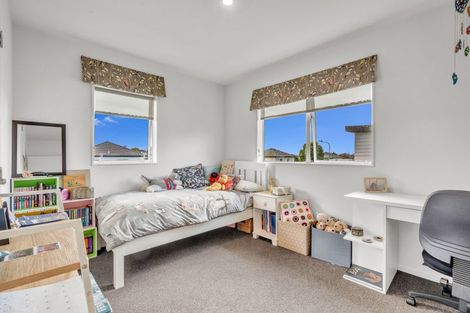 Photo of property in 33 Apple Orchard Way, Sunnyvale, Auckland, 0612