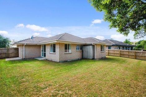 Photo of property in 19 Liddesdale Place, Papakura, 2110