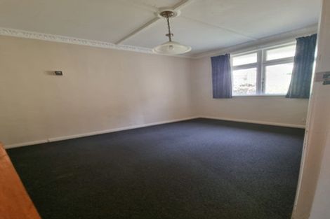 Photo of property in 2 Sugarloaf Road, Brooklyn, Wellington, 6021