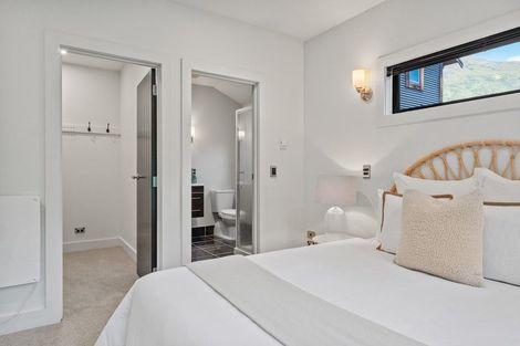 Photo of property in 32 Quill Street, Lake Hayes, Queenstown, 9304