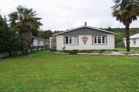 Photo of property in 35 Dick Street, Reefton, 7830