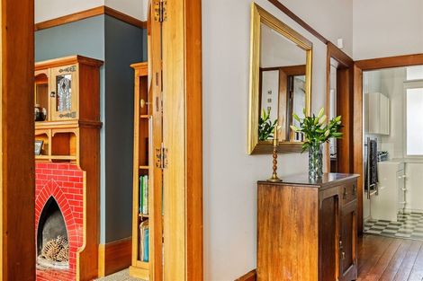 Photo of property in 28 Corson Avenue, Beckenham, Christchurch, 8023