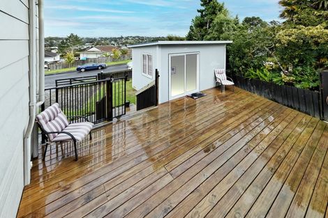Photo of property in 32 Glenbervie Crescent, Massey, Auckland, 0614