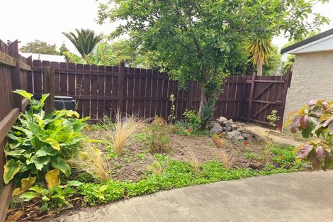 Photo of property in 6 Jarrett Court, Roslyn, Palmerston North, 4414