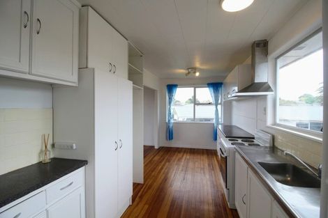 Photo of property in 17 Crampton Place, Manurewa, Auckland, 2102