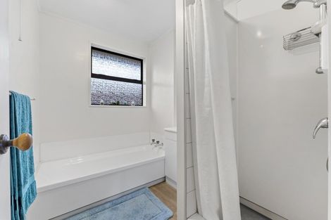 Photo of property in 25 La Perouse Place, Northcote, Christchurch, 8052