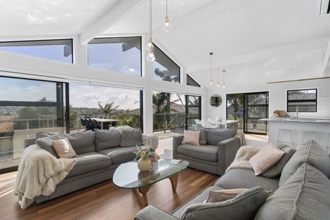 Photo of property in 12 Hyde Road, Rothesay Bay, Auckland, 0630