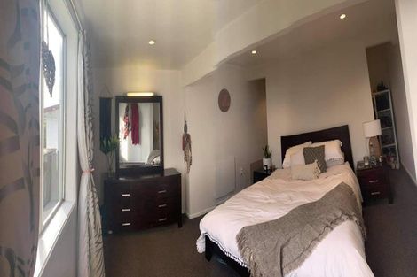 Photo of property in 24 Bedford Street, Northland, Wellington, 6012