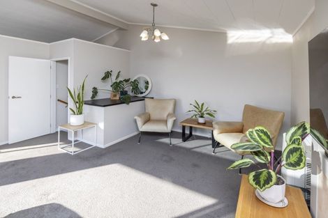 Photo of property in 43 Kaitawa Crescent, Paraparaumu, 5032