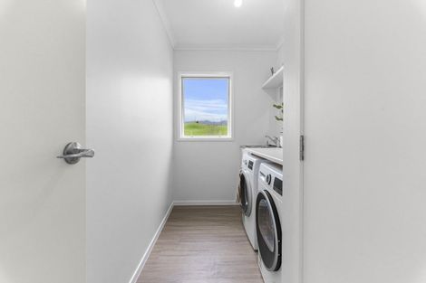 Photo of property in 489a Barrett Road, Omata, New Plymouth, 4374