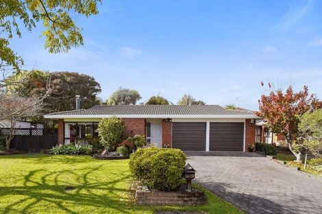 Photo of property in 13 Voltaire Court, Botany Downs, Auckland, 2010