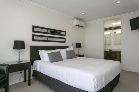 Photo of property in 225 Lake Terrace, Waipahihi, Taupo, 3330