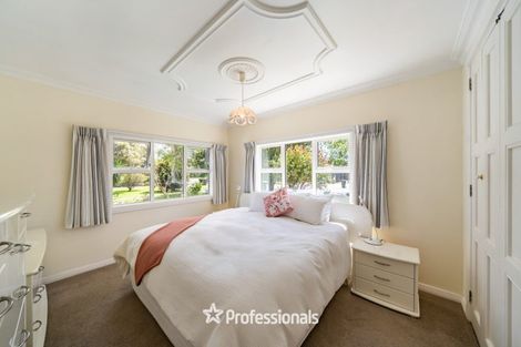 Photo of property in 32 Birdwood Road, Waterloo, Lower Hutt, 5011