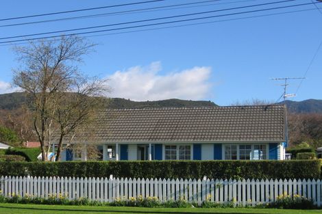 Photo of property in 28 Daniell Street, Featherston, 5710