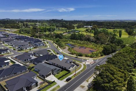 Photo of property in 1 Mcindoe Road, Kumeu, 0810
