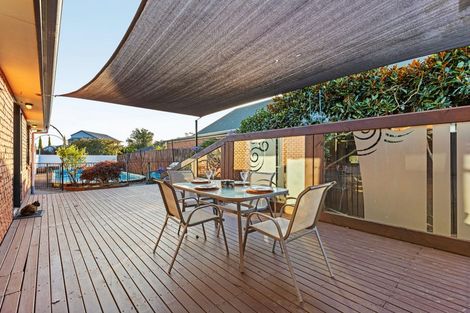 Photo of property in 10 Courtfield Close, Parklands, Christchurch, 8083